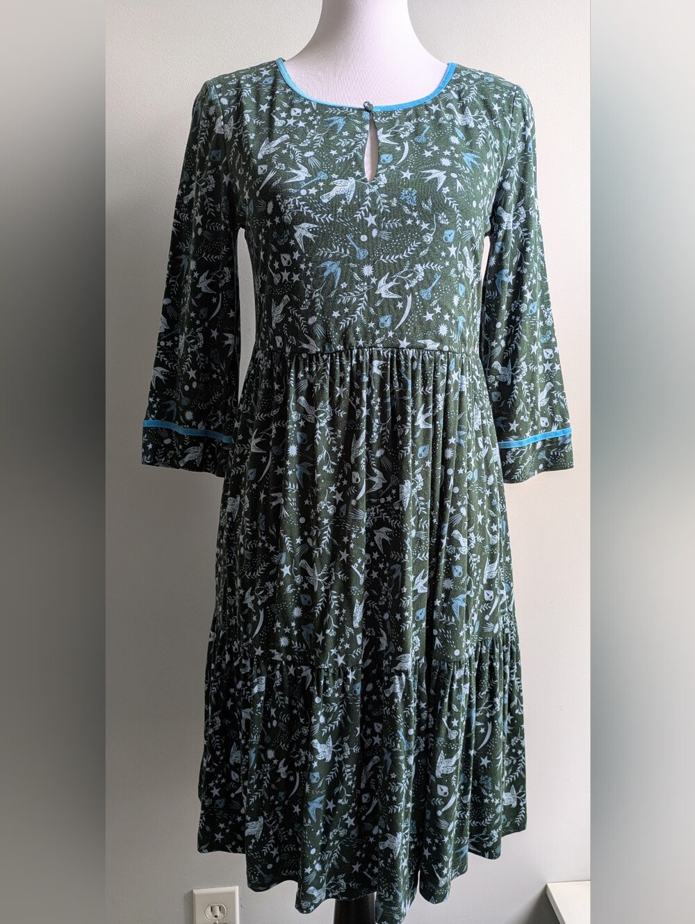 Boden Claire Jersey Knit Floral/Birds/Stars Novelty Print Tiered Dress Size 4P